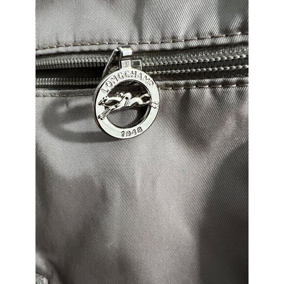 Longchamp Gray Nylon Crossbody Bag With Adjustable Strap & Zipper Closure - Picture 3 of 10